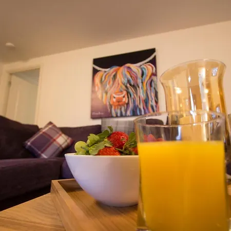 Daire Large Ground Floor 3 Bed With Parking