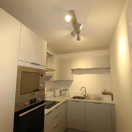 Apartment Hopetoun Garden View By