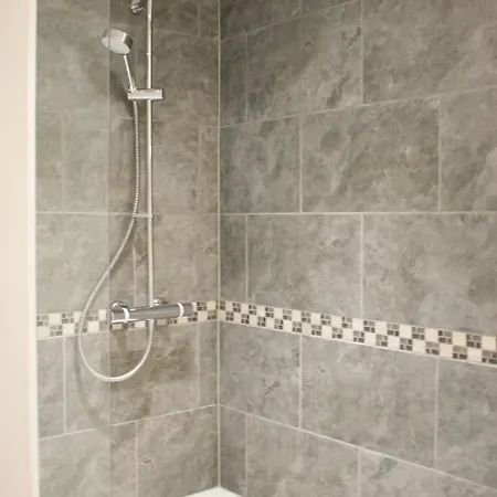 Bright 3 Bedroom Central Daire Edinburgh