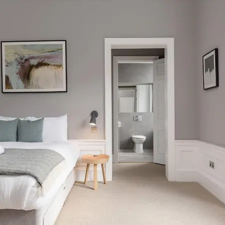 Joivy Spacious Close To Princes Street Daire *