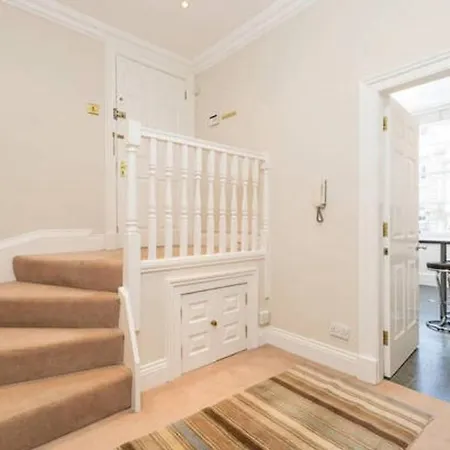 Altido Amazing Hanover St Apt In Centre 2br, 2bath 아파트 에든버러