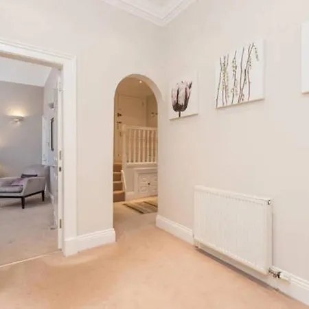 Altido Amazing Hanover St Apt In Centre 2br, 2bath *