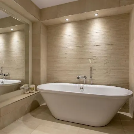 Apartamento Altido Luxury 3Br Home At The Heart Of The City Centre