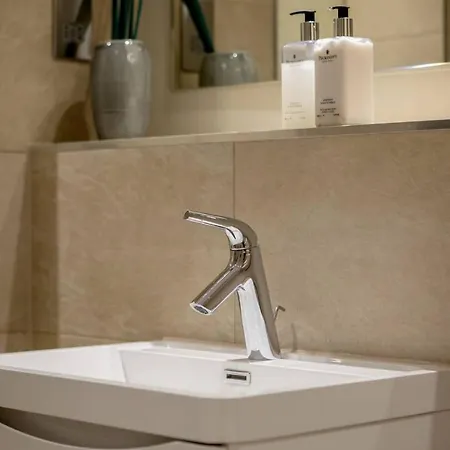 Apartamento Altido Luxury 3Br Home At The Heart Of The City Centre *