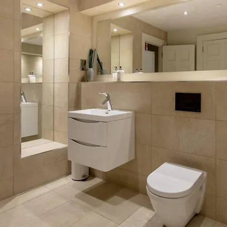Apartamento Altido Luxury 3Br Home At The Heart Of The City Centre