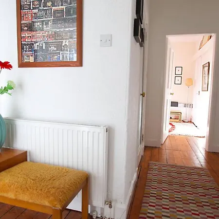 Joivy Bright Flat With Workspace In New Town *