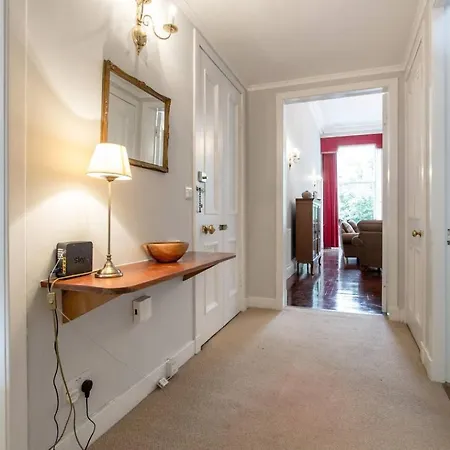 Appartement Joivy Spacious In New Town Prime Location *