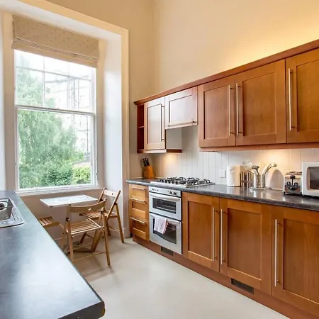 Apartment Joivy Spacious In New Town Prime Location *