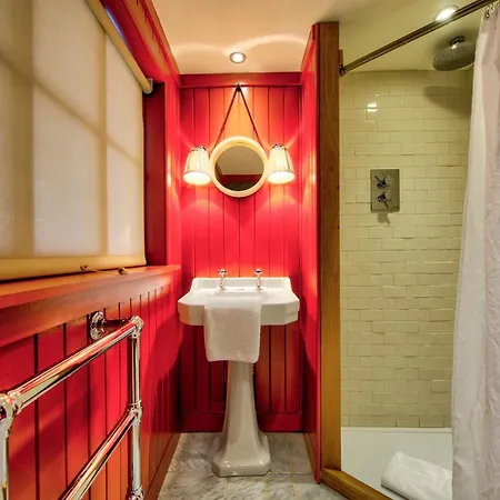 Altido Rockhouse: Historic Gem - Photographer's Studio * Édimbourg