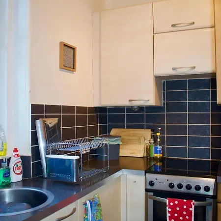 1 Bedroom Central Flat Apartment
