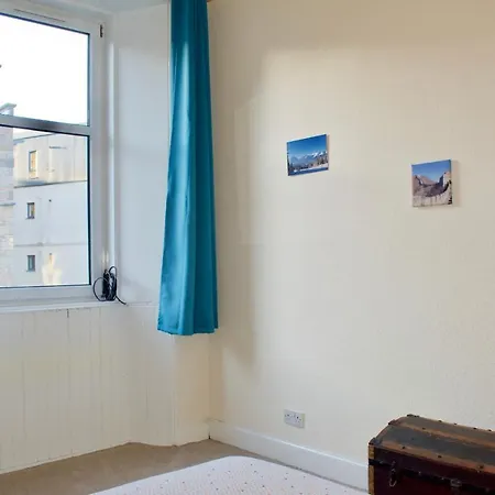 1 Bedroom Central Flat