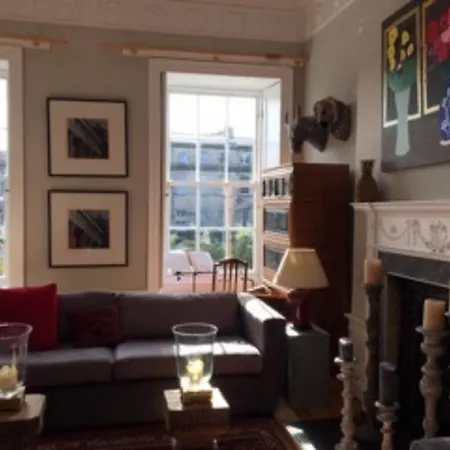 Elegant 2 Bedroom In City Centre *