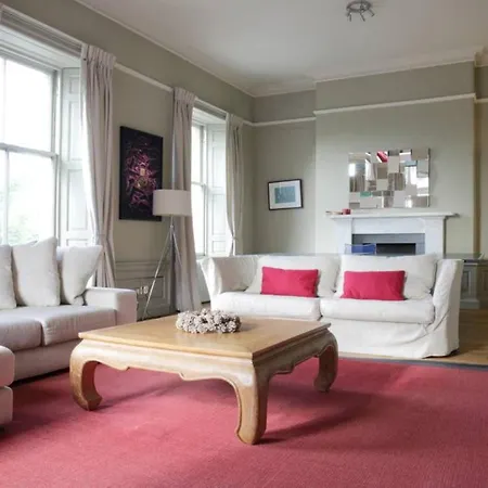 North Castle Street Flat With Views Over * Edimburgo