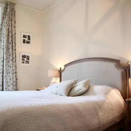 Classic 2 Bedroom Flat * Edynburg