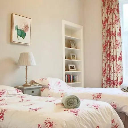 Classic 2 Bedroom Flat