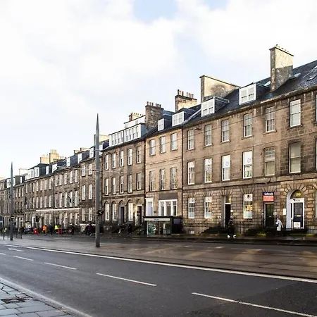 Guestready - Modern 5 Minutes Walk From Princes Street 에든버러