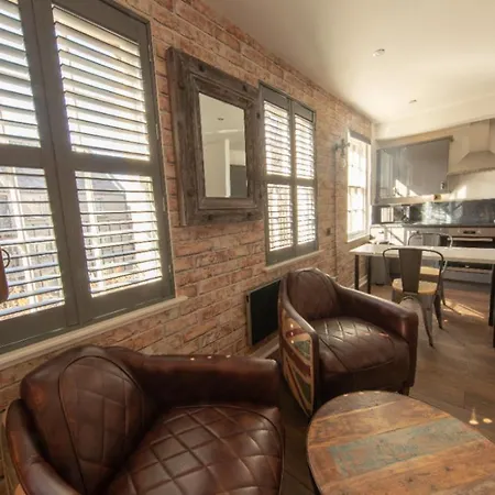 Apartment 520 Websterland - New York Loft Inspired - Grassmarket Edinburgh