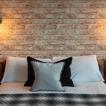 520 Websterland - New York Loft Inspired - Grassmarket Apartment Edinburgh