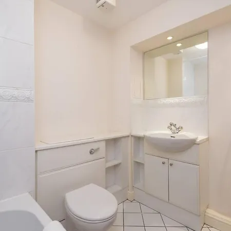 Joivy Old Town With Parking Close To Royal Mile *