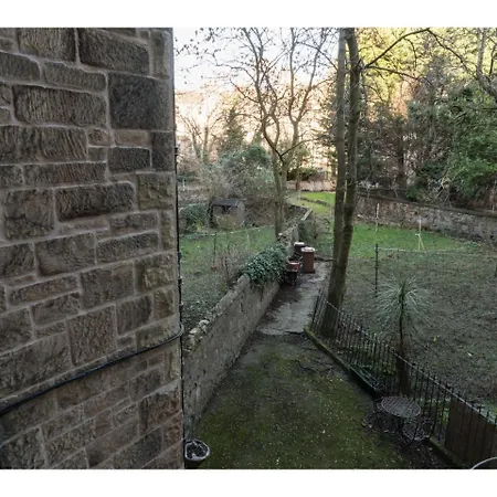 Traditional 2br Tenement In The ❤️ Of Leith *