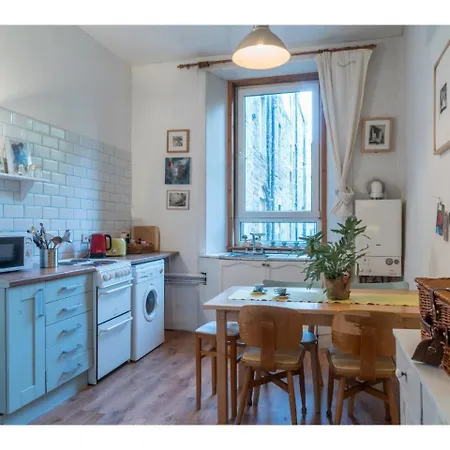Traditional 2br Tenement In The ❤️ Of Leith Διαμέρισμα *