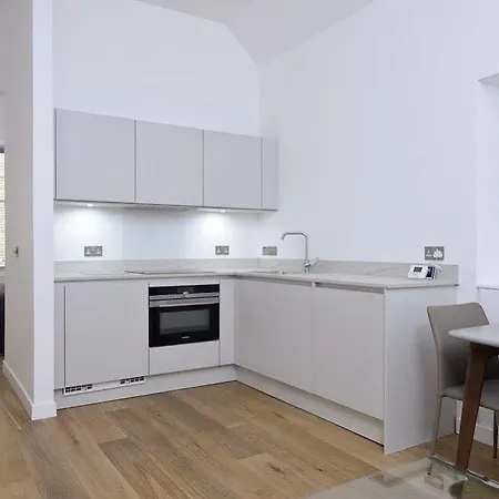 Destiny Scotland -the Malt House Apartment Edinburgh