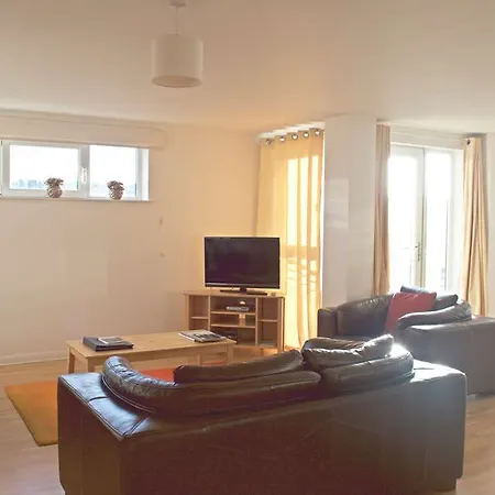 Dreamhouse Centre *