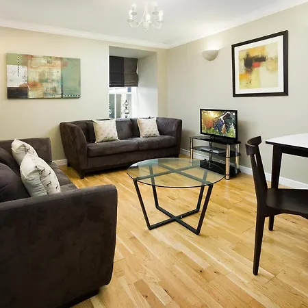 St Giles Apart Otel 4*
