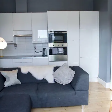 Lovely 1 Bedroom In Central Apartment *