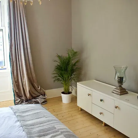 Lovely 1 Bedroom In Central