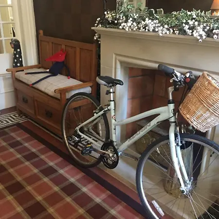 Bed & Breakfast Claremont House 5*