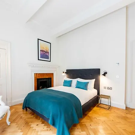 Linton Collection - The West Wing * Edimburgo