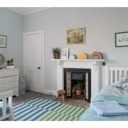 Elegant Townhouse In Historic Capital Διαμέρισμα *