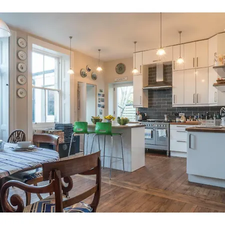 Elegant Townhouse In Historic Capital