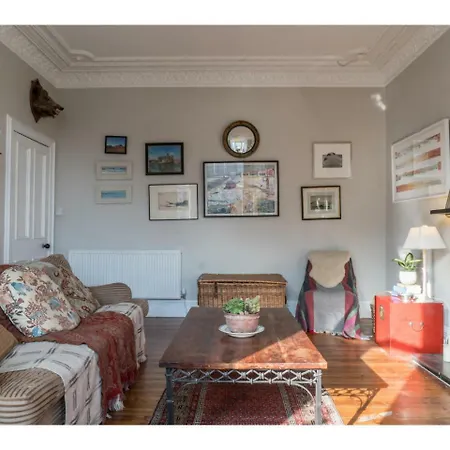 Elegant Townhouse In Historic Capital