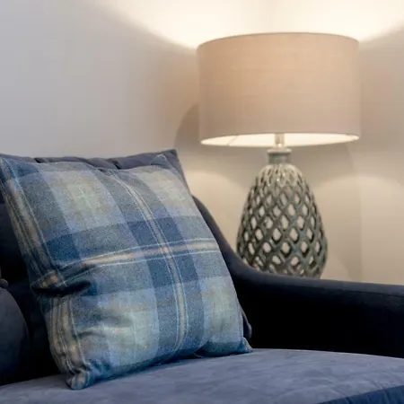 Destiny Scotland - Royal Mile *