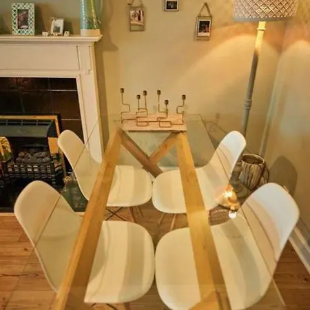 Apartment Beautiful 1 Bedroom Next To Holyrood Park