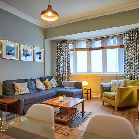 Beautiful 1 Bedroom Next To Holyrood Park Edinburgh