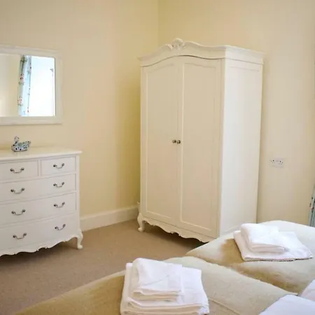 Beautiful 2 Bedroom City Centre * Edinburgh