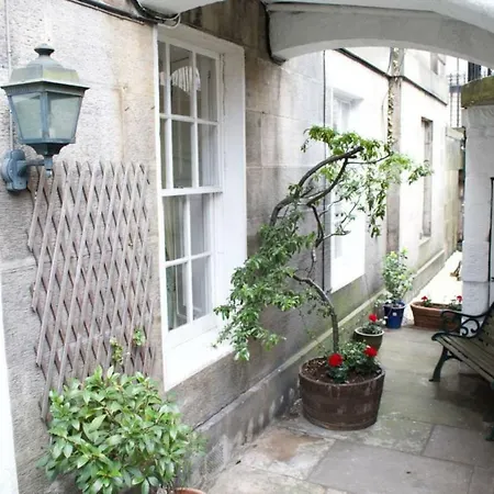 Beautiful 2 Bedroom City Centre *