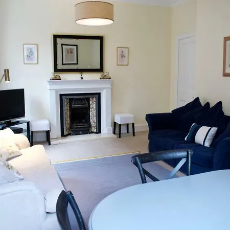 Beautiful 2 Bedroom City Centre * Edinburgh