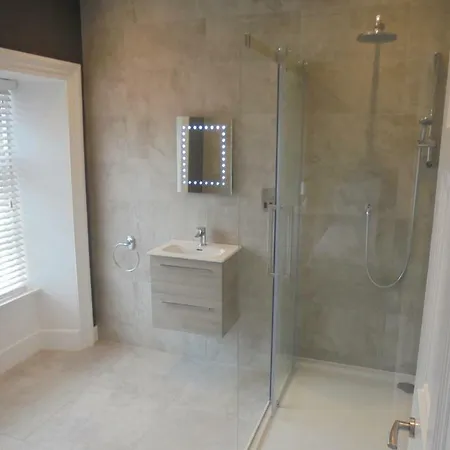 York Place Oasis 3 Bedroom Luxury Apt