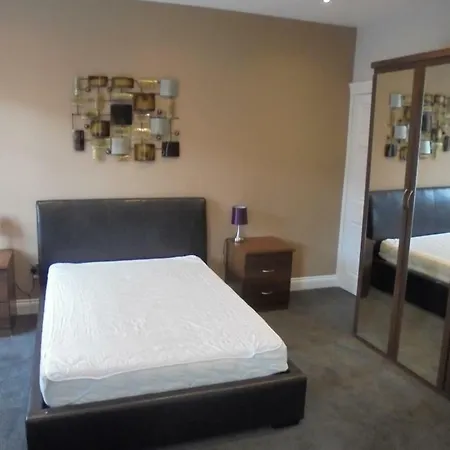 York Place Oasis 3 Bedroom Luxury Apt *