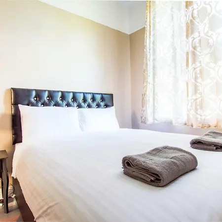 Montgomery - Crighton *