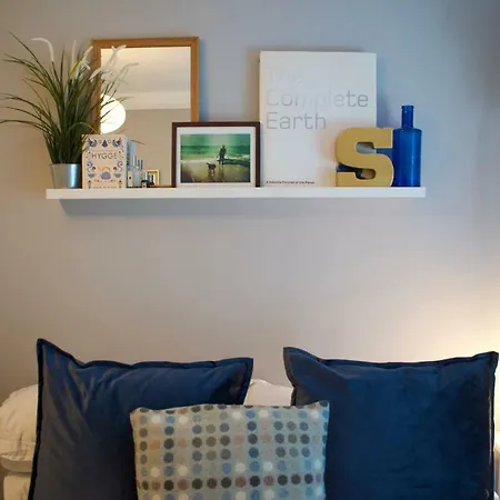 Apartment Central Garden Flat Sleeps 4 Perfect Location *