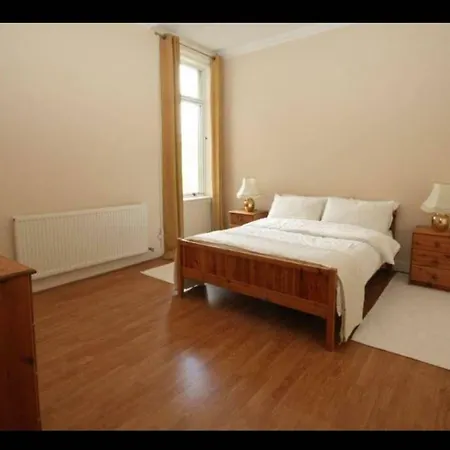 Apartment Central Waterfront Flat With Great Views Edinburgh