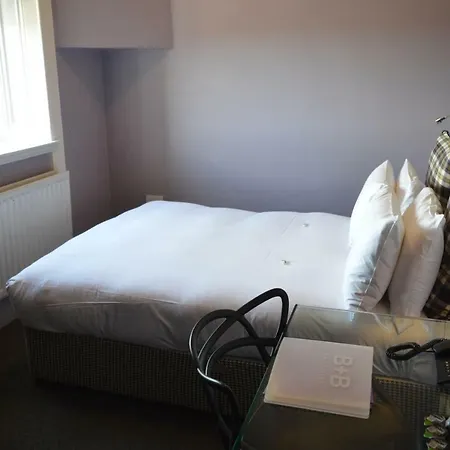 Отель B+B Edinburgh 4*