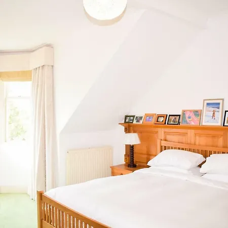 Beautiful & Bright Three Bedroom Apartamento Edimburgo