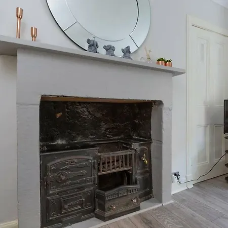 Altido Refined Ground-floor Apt Near Stockbridge Market