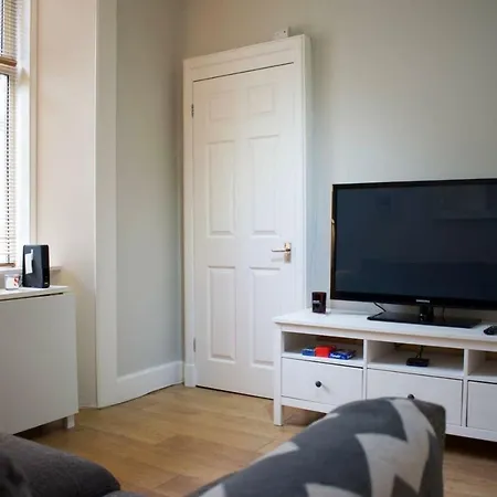 Homely 1 Bedroom Near Canal